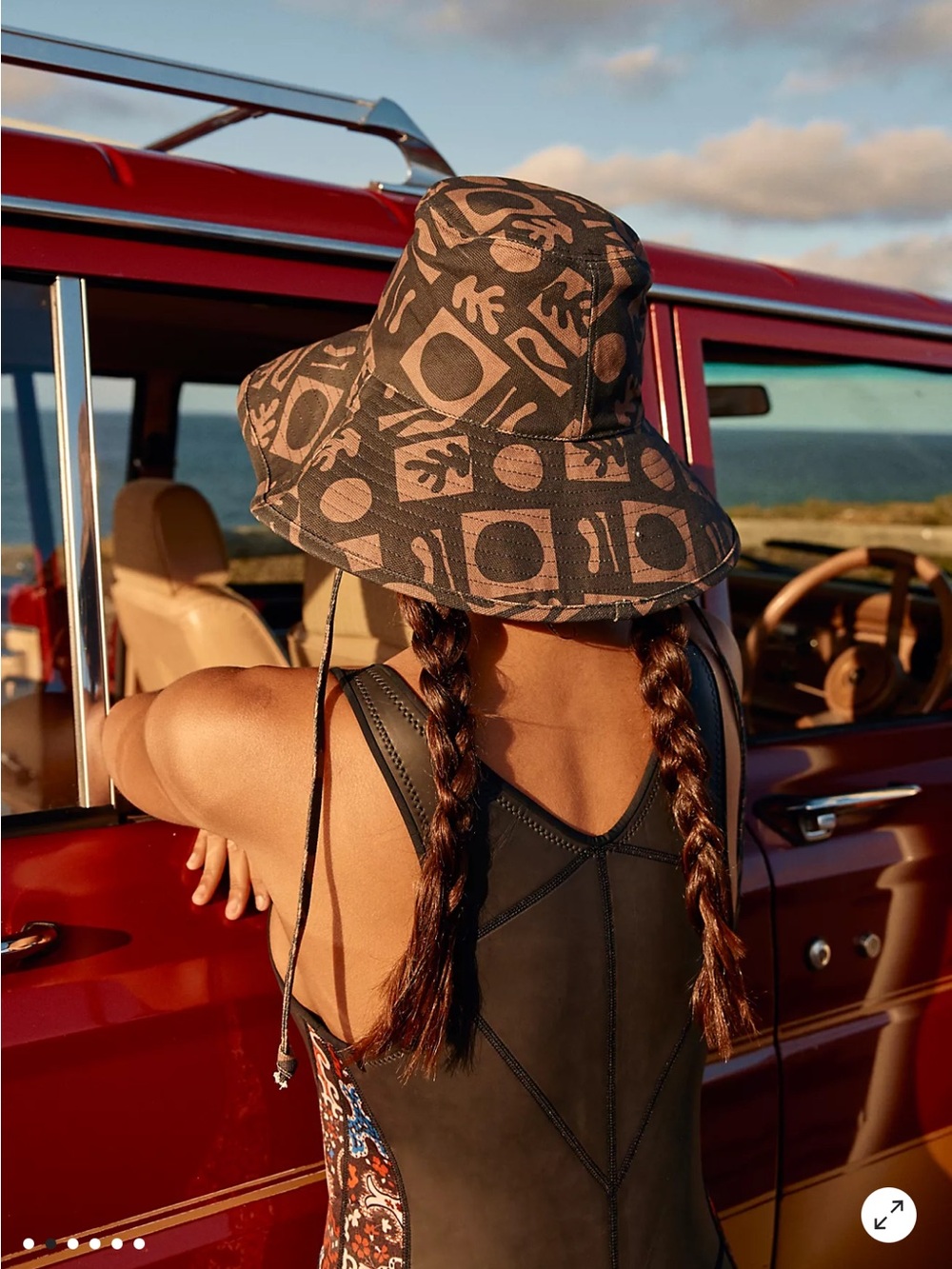 Luck of color formed holiday bucket hat - Picture 3 of 8